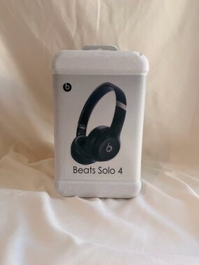 Apple Beats Solo 4 Headphones - Matte Black
